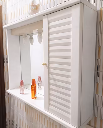 Pensile bianco in legno per bagno