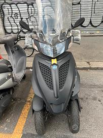 Piaggio MP3 300