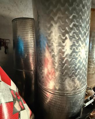 Botti in acciaio inox per vino