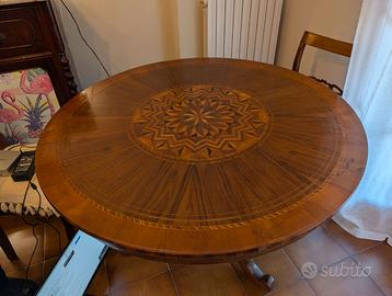 Tavolo intarsiato a colonna centrale fine '800