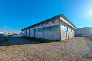 Magazzino in zona artigianale a Urbana (PD)