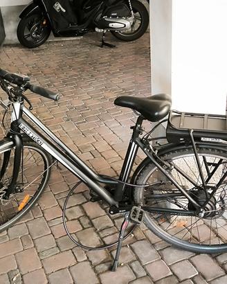 BICI ELETTRICA CON PEDALATA ASSISTITA MODELLO CITY
