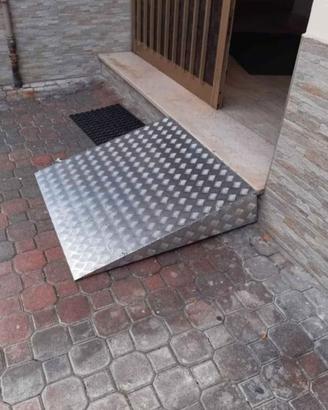 Rampa in alluminio anodizzato 30/10 bugnato