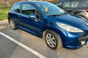 Peugeot 207 benzina