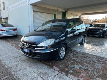 Peugeot 807 2.0 HDi 8 POSTI (12 RATE)