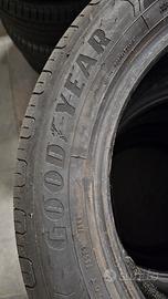 gomme 215/55 r18 
