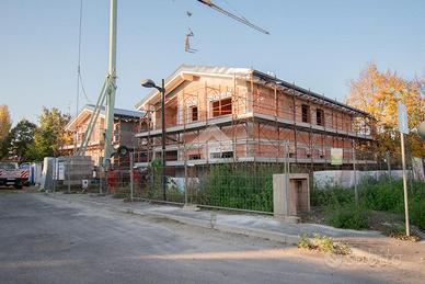 VILLA A SCHIERA A CORREGGIO