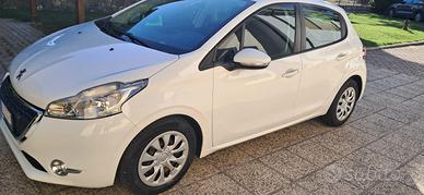 Peugeout 208 - 2015