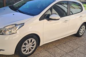 Peugeout 208 - 2015