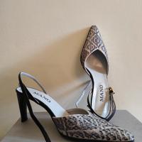 Scarpe décolleté in pelle e paillettes. M.36. Mano