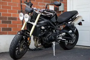 Triumph Street Triple 675 2011 – Tagliandata