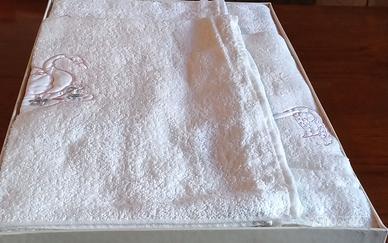 Set spugne da bagno con ricamo applicato cigno.