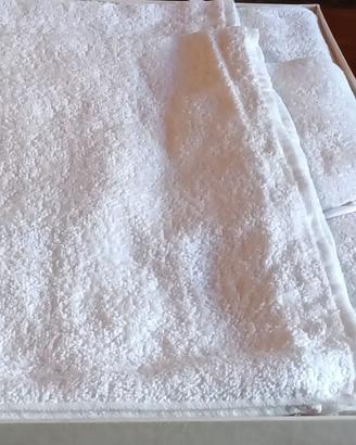 Set spugne da bagno con ricamo applicato cigno.