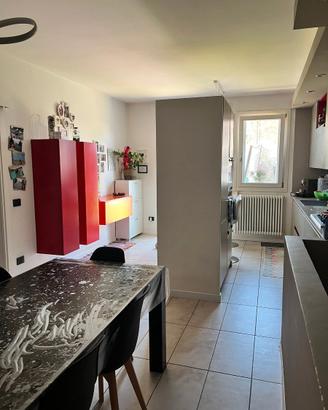 Appartamento con giardino, 2 bagni e 2 camere