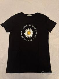 T-shirt di Stradivarius