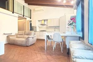 Appartamento di 86 m² con 4 locali e box auto a Mo