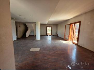 Immobile in asta di 220 m² a Sant'Agata li Battiat