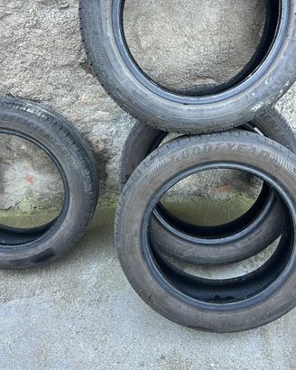Gomme auto