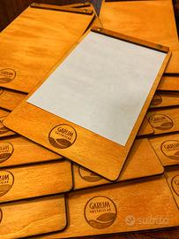 Portamenu in legno personalizzati