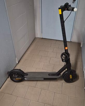 monopattino elettrico Mi