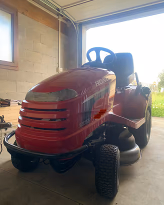 Trattorino Honda tagliaerba