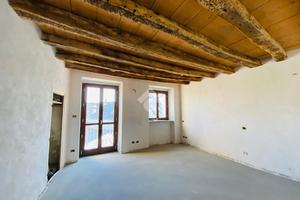 MONOLOCALE A LANZO TORINESE