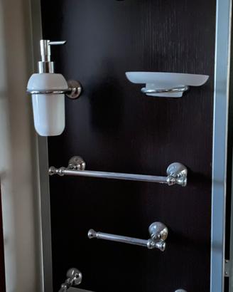Accessori da bagno, porta asciugamani ecc