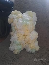 Orso delle Rose Eterne – Un Tesoro di  Dolcezza