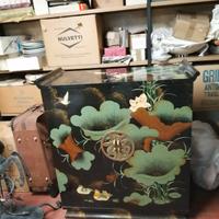 Mobile cinese laccato