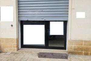 Locale commerciale 75 mq - lecce - forte passaggio