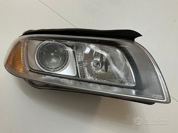 Faro destro Volvo V70 2.0 16V