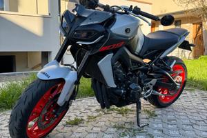 YAMAHA MT 09 Ice Fluo