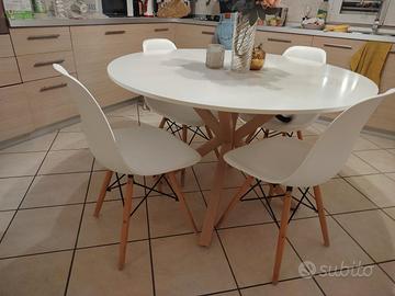tavolo con sedie