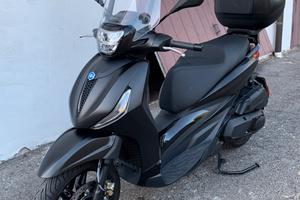 Piaggio Beverly 400 HPE Deep Black