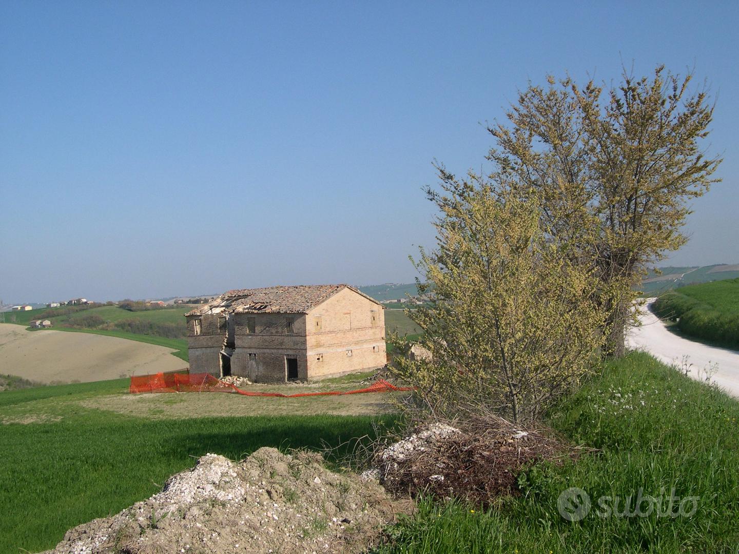 Rustico con terreno a Pettovallone - Cingoli (MC) - Vista 2