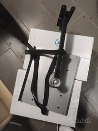 supporti con staffa per TV casse