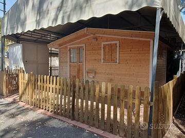 Casetta in legno su ruote (trasportabile+roulotte)