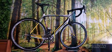 Splendida bici da corsa alta gamma