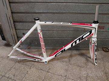 telaio bici da corsa OLMO alluminio carbonio.