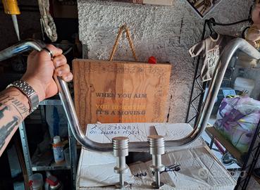 Manubrio completo di riser