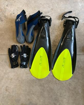 Set da sub pinne calzali e guanti