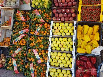 Attivita gastronomia frutta e verdura ben avviata