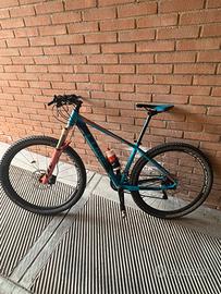 Mountain bike cube acid 27.5