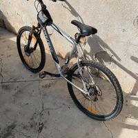 Mountain Bike Trek Alpha 4300.