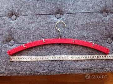 Gruccia per appendere le cinture 