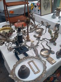 oggetti vari vintage di bronzo e ottone