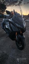 Yamaha t max 560