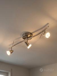 Plafoniera a  con faretti a led orientabili 