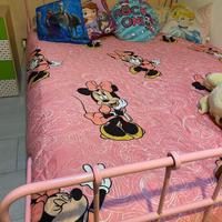 Letto alla francese rosa