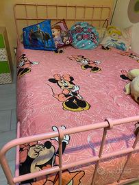 Letto alla francese rosa